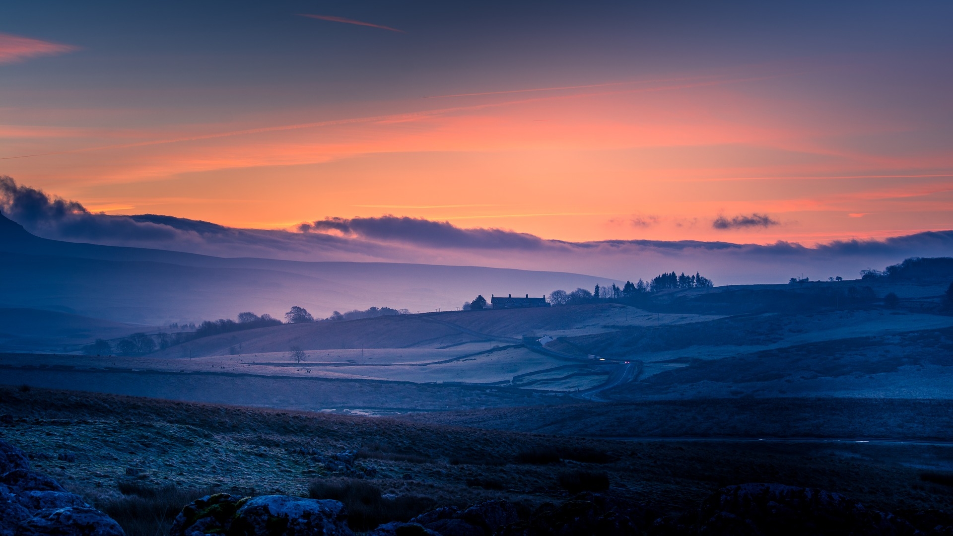 https://pixabay.com/en/yorkshire-dales-pen-y-ghent-sunrise-2443076/