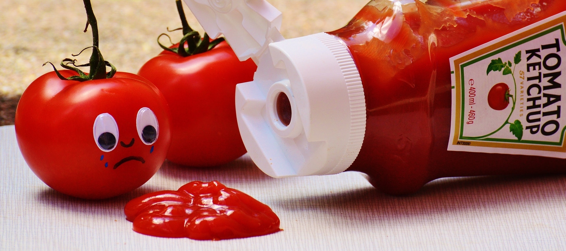 https://www.pexels.com/photo/tomato-crying-on-tomato-ketchup-160791/