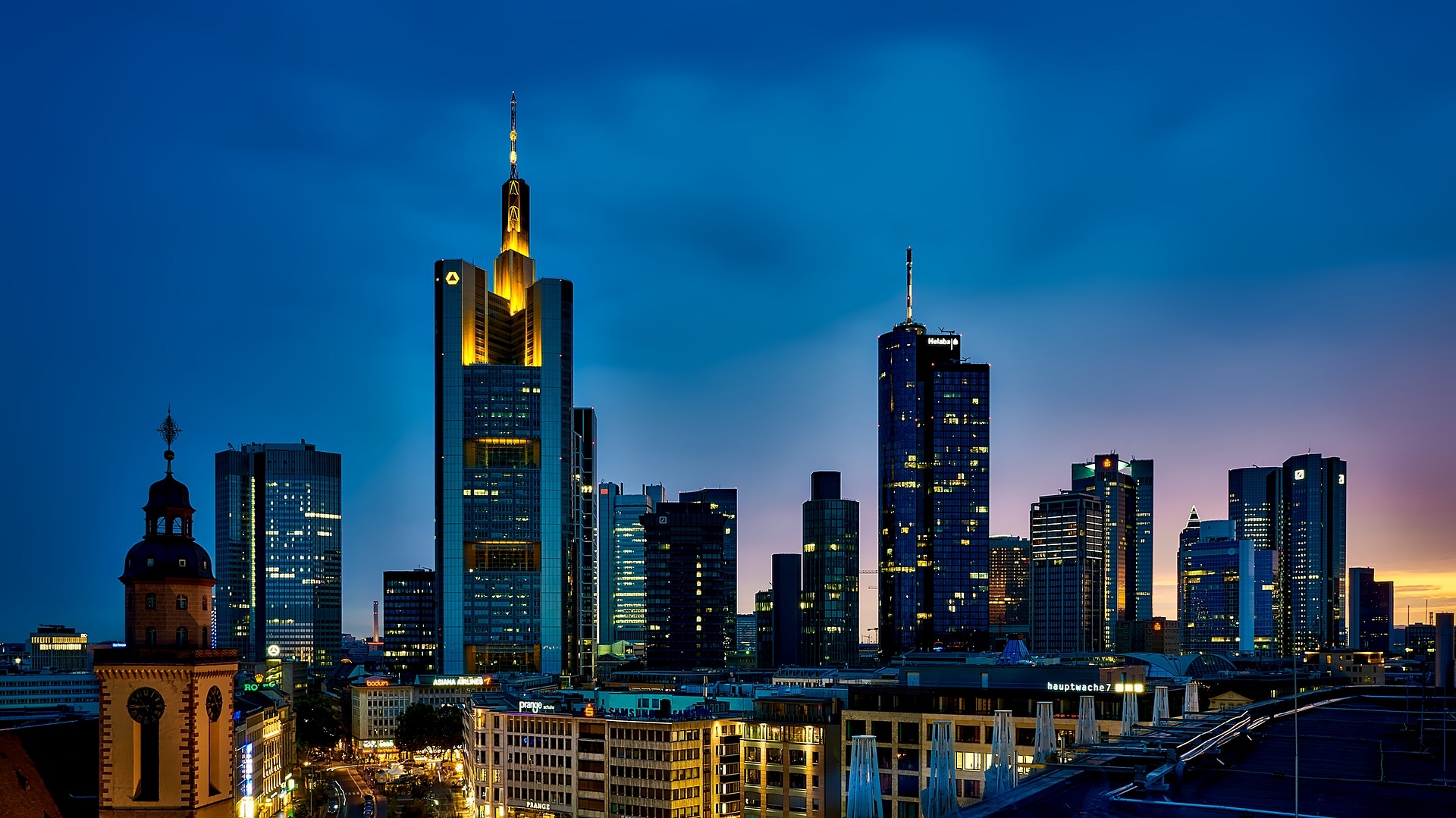 https://pixabay.com/hu/frankfurt-n%C3%A9metorsz%C3%A1g-panor%C3%A1ma-city-1804481/